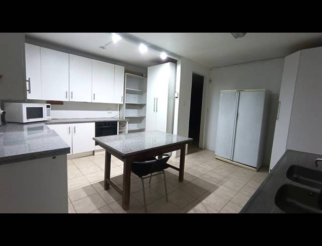 4 BEDROOM HOUSE FOR SALE IN SILVERGLEN